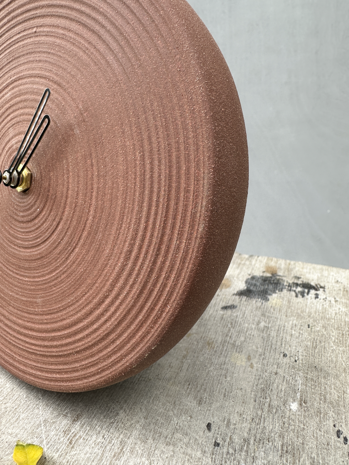 Noot ~Swart - Wholesale Wall Clock - Ceramic Wall Clock – Red Earth – Model A5