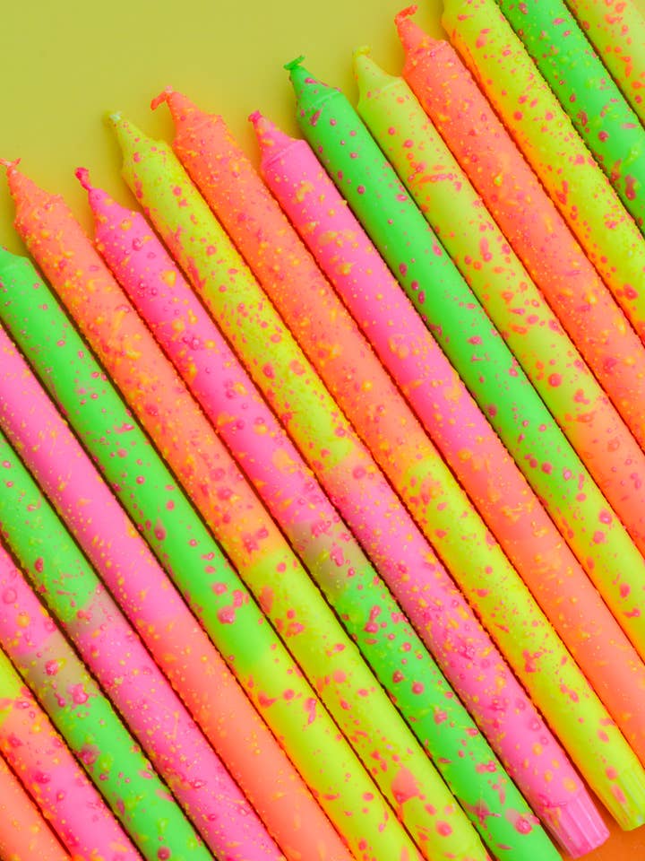 Bougies effilées longues décorations d'été néon 35 cm pour la vente par Nordtrice