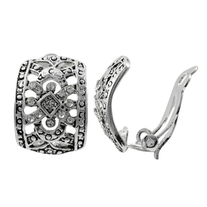 Boucles d'oreilles à clip Huggie en filigrane avec cristaux pavés et finition rhodiée pour la vente par Dlux Jewels