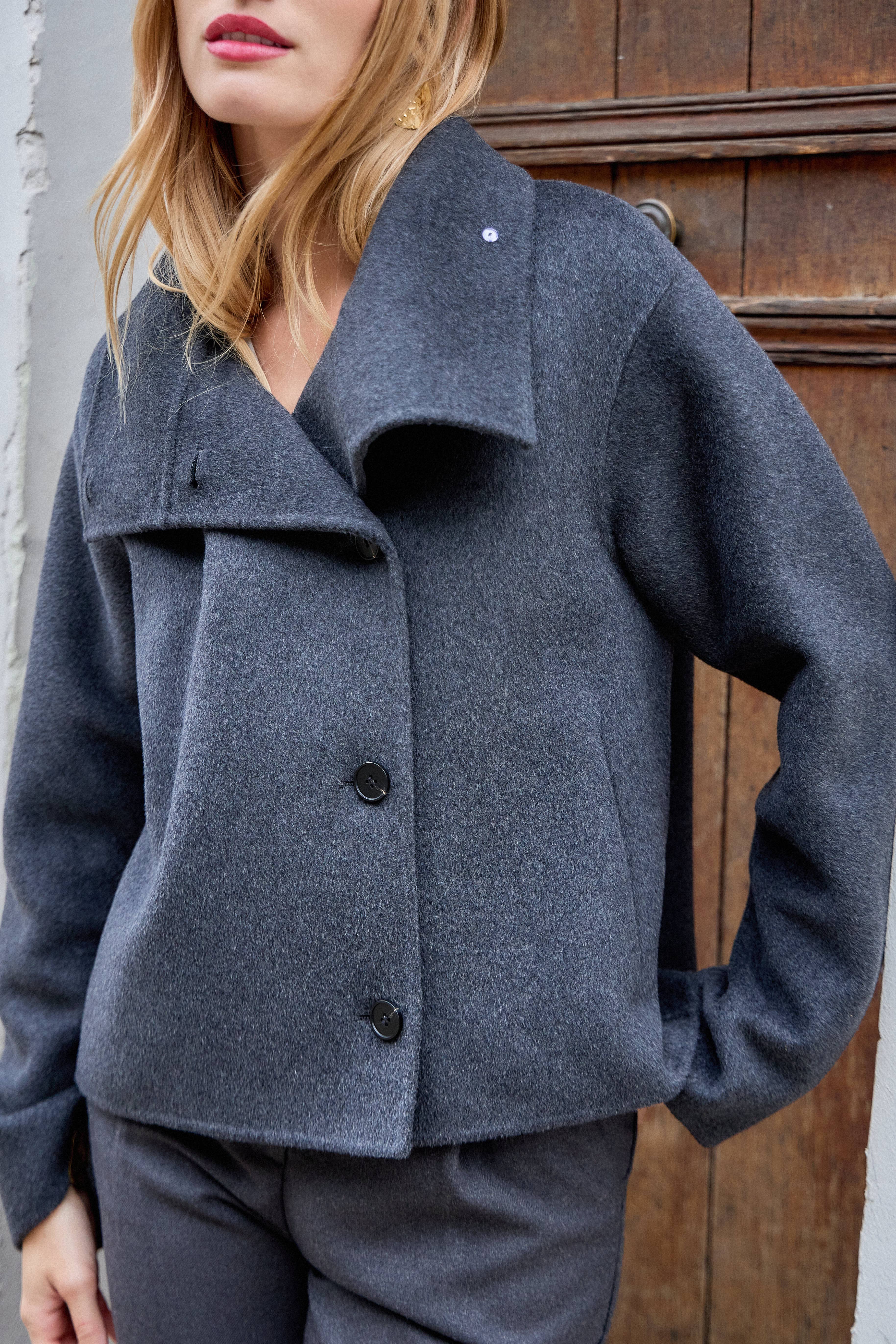 LULUMARY - Wholesale Varsity/Baseball Jacket - Women's - Short coat V32814