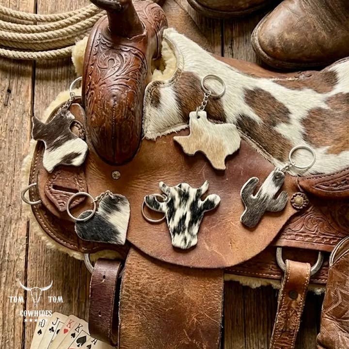 25 Portachiavi in Pelle di Mucca Casuali • Forme Miste Cactus Cuore Lungo per la vendita all'ingrosso da parte di TOM TOM COWHIDES