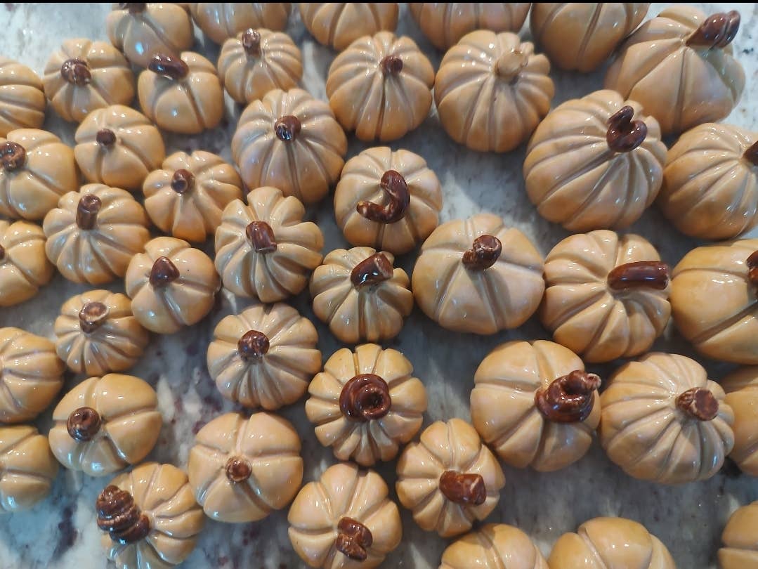 Teal Turtle Studio – Engroshandel Skulptur – Mini håndlavede keramiske græskar 2