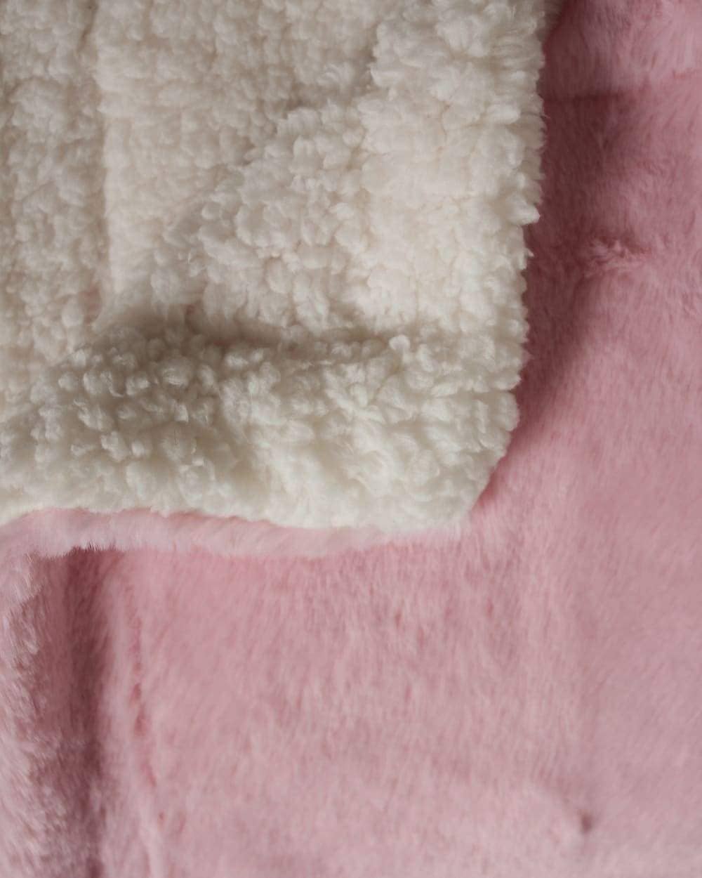 Le comptoir de la plage - Wholesale Throw Blanket - Blanket XL imitation "Rabbit" pink - 220x240 cm3
