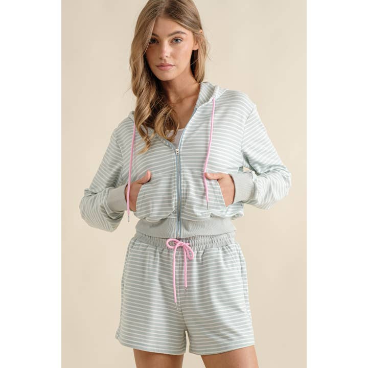 Sweet Generis – wholesale Lounge set – Women's – CONTRAST DRAWSTRING ZIP UP HOODIE AND SHORTS SET24