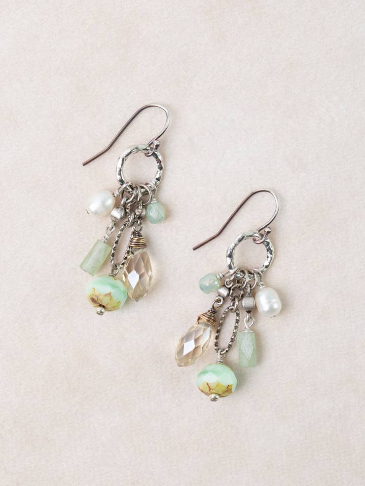 Mint Julep Parel, Tsjechisch Glas, Chrysopraas Kwast Oorbellen voor wholesale door Anne Vaughan Designs Jewelry