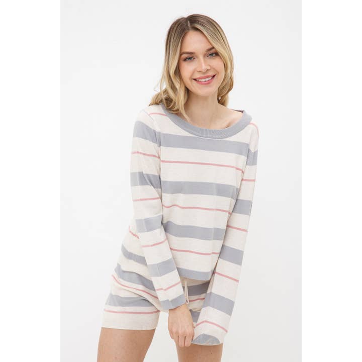 Gestreifte Strickshorts mit Taillendetail für den Großhandel von Cozy Casual, Inc.