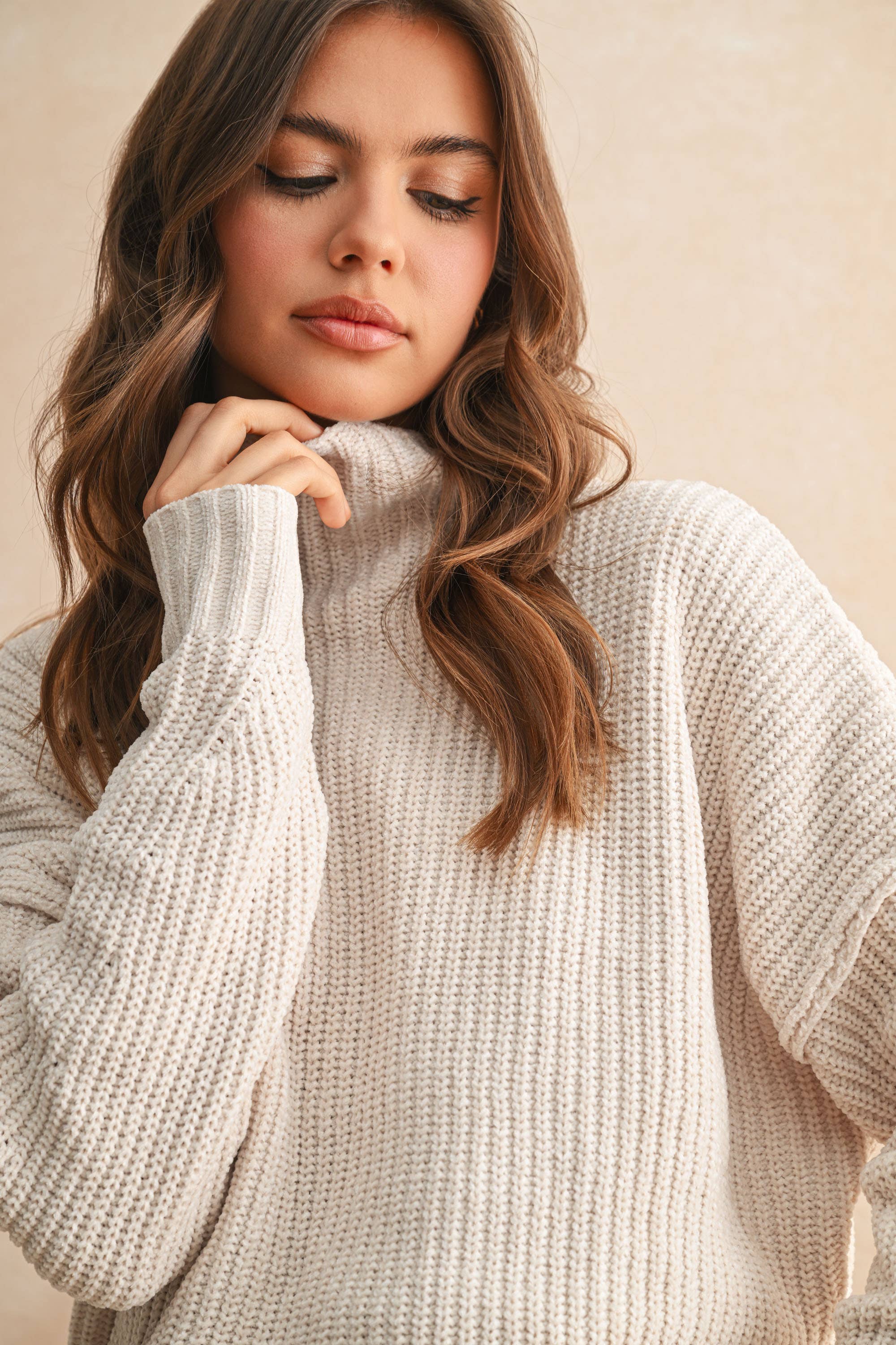 KOFFIEMELK T1467   CHENILLE HOOGHALS TRUI TOP voor groothandel op Faire3