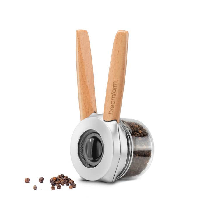 Spices Chef – wholesale Kryddkvarn – Ortwo - Drömfarm Maustemylly + Tellicherry Mustapippuri Kokonainen 70g Luomu, Reilukauppa
