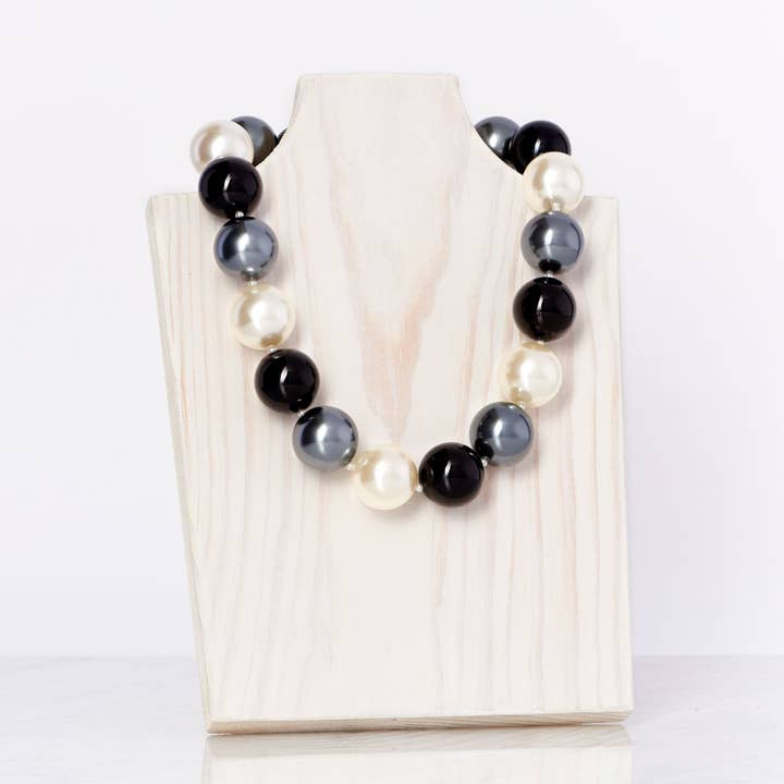 Hot Girls Pearls-Freezable Cooling Jewelry - Wholesale Kralen/parelketting - Ivoor/zwart/grijs ketting