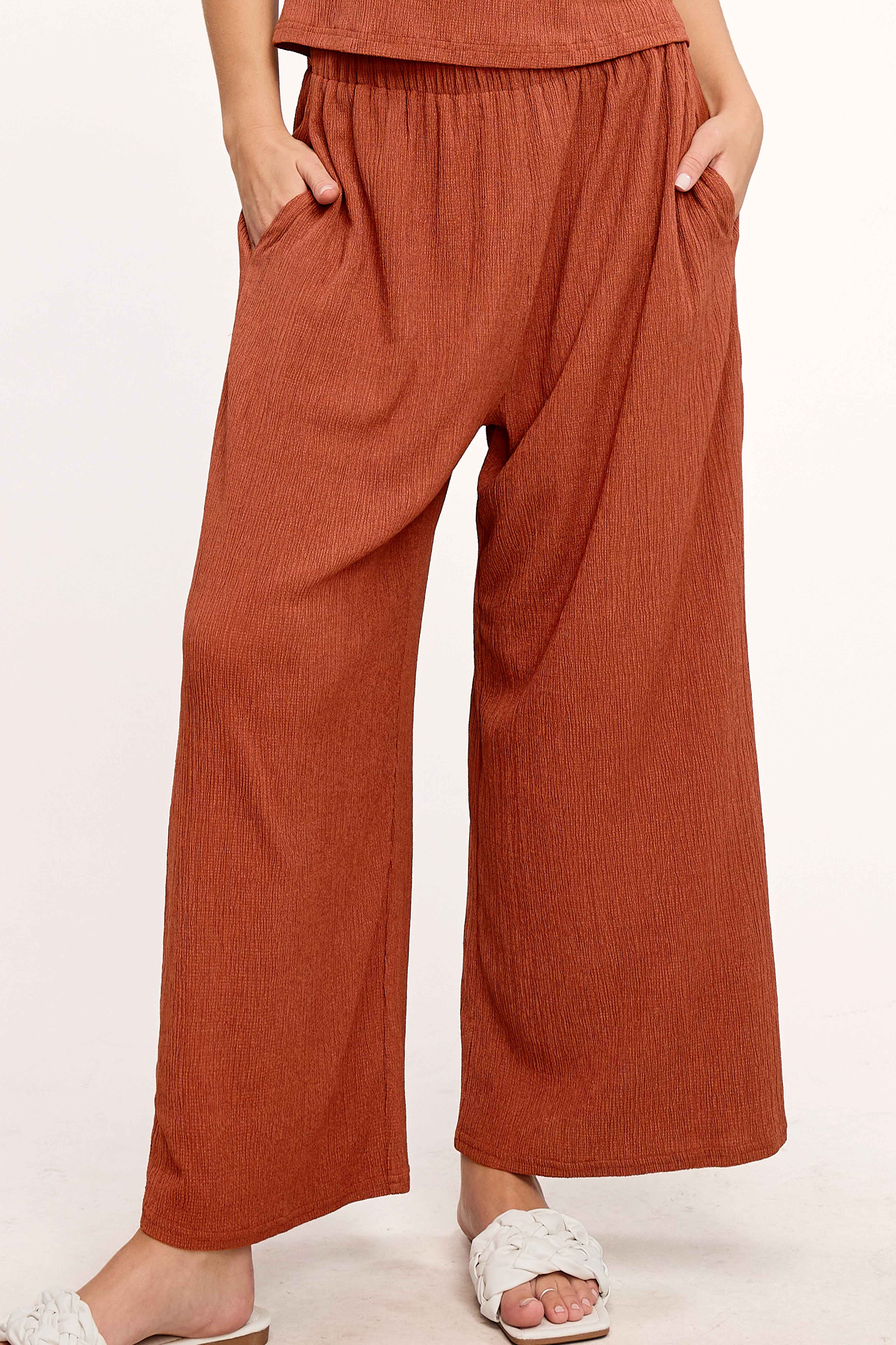 La Miel – Großhandel Loungewear-Set – Damen – La Miel Relax-Set aus dehnbarem, gekrepptem Stoff mit lockerem Sitz2