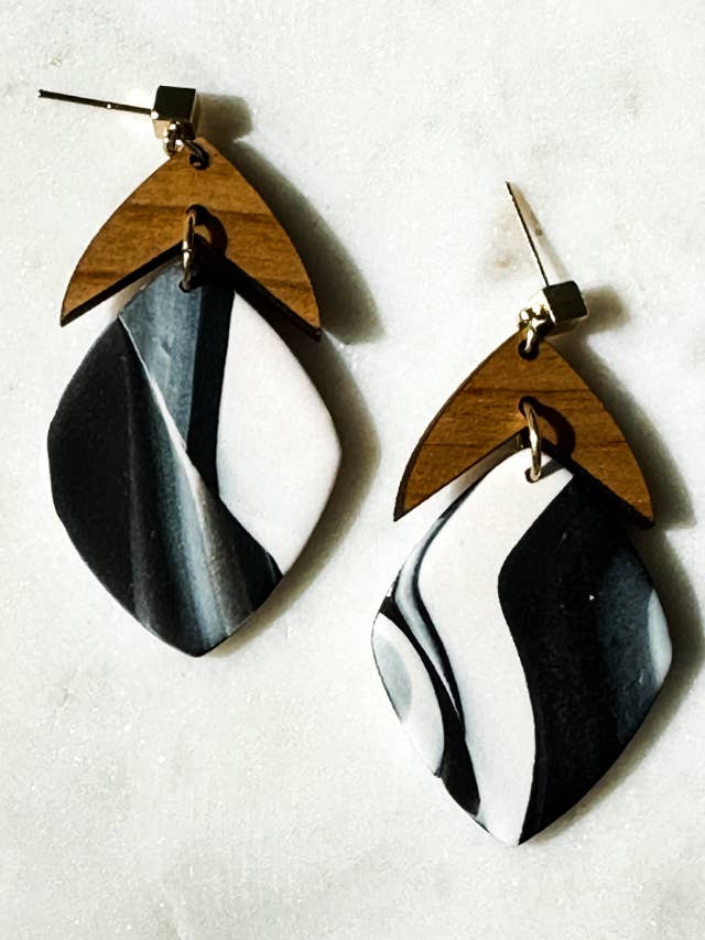 Valentina | MID-MOD | Ohrring aus Fimo und Holz in Tropfenform für den Großhandel von Aves + Brit | Handmade Midwest Modern Jewelry