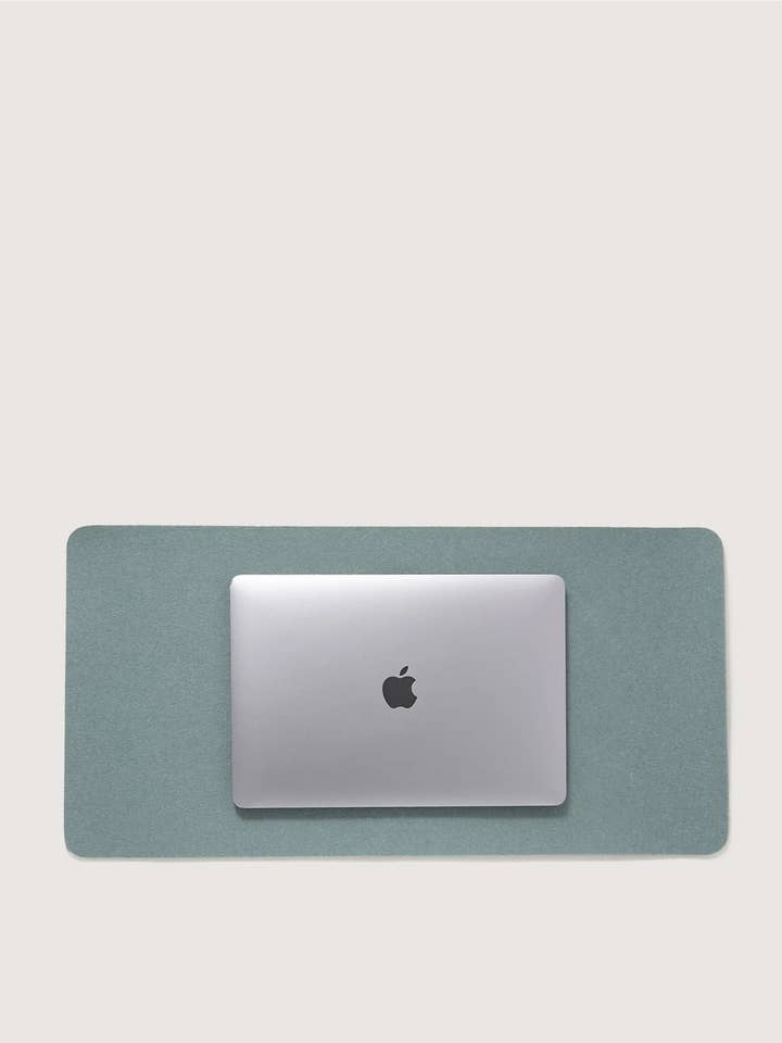 Mosen desk pad medium for wholesale by Graf Lantz