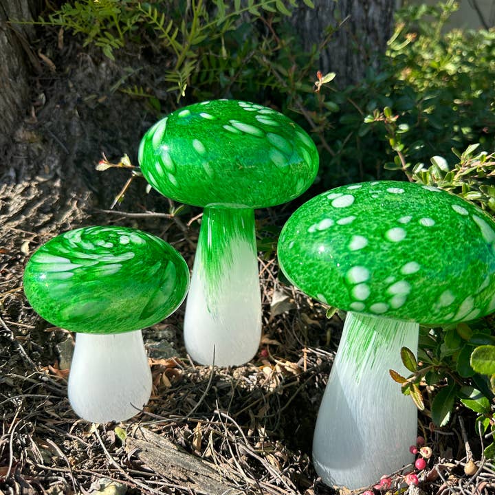 ApricotMint - Wholesale Garden Gnome - 8" Art Glass White button Mushroom (Copy) (Copy)4