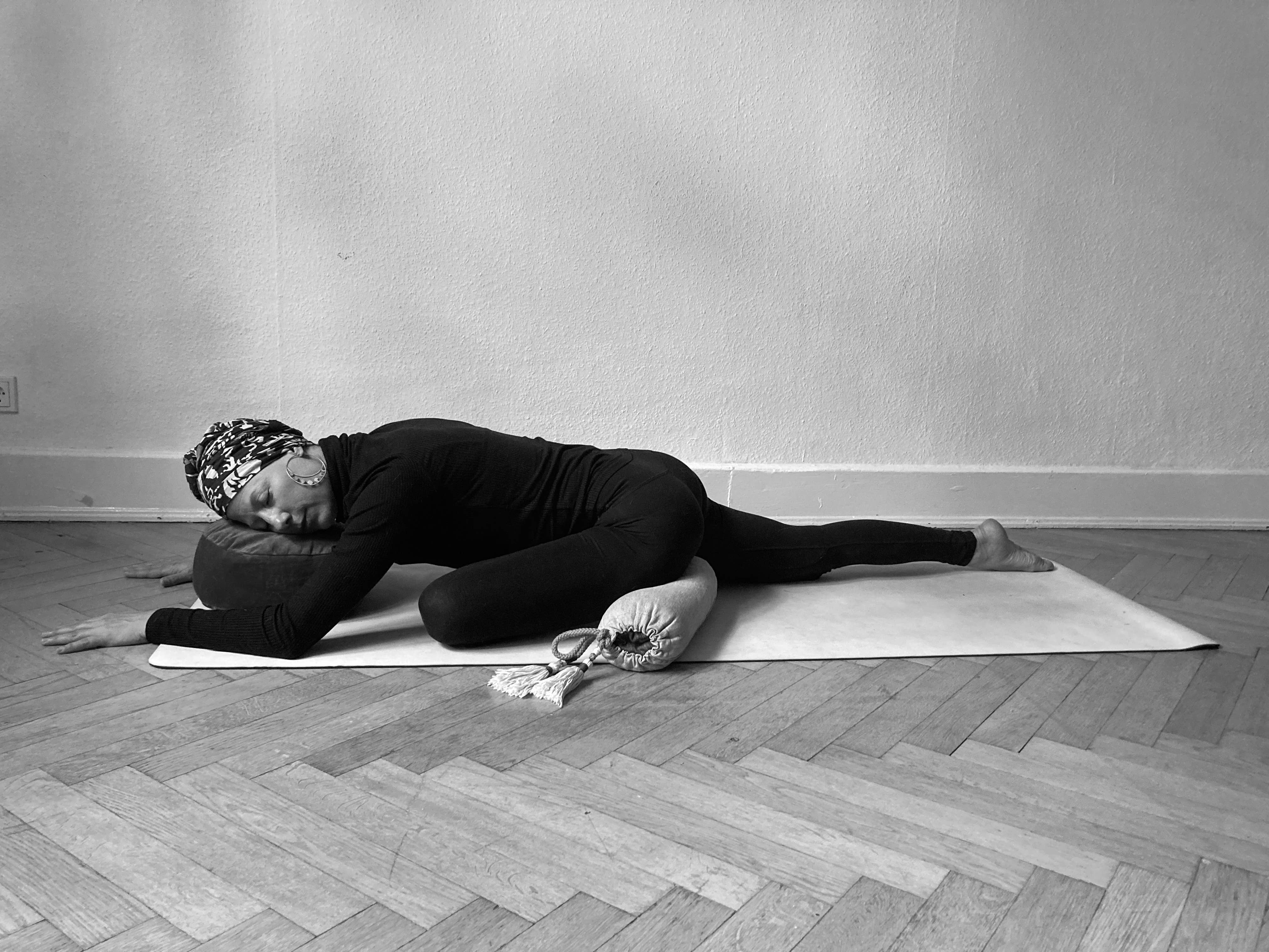 reinc. - Wholesale Yoga Block/Bolster - Organic yoga travel pillow, Summer Vibes Mallorca red4