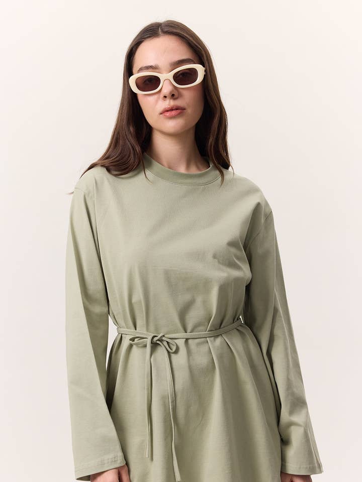 T-shirt oversize con dettaglio a fiocco verde pistacchio per la vendita all'ingrosso da parte di MANUKA