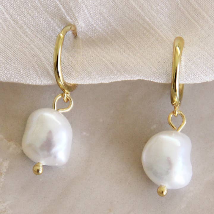 Pearl Drop Hoops för wholesale av MAIVE