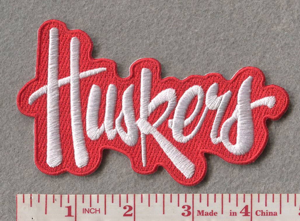 HEDi – Emblema por atacado – Emblema de Velcro com Gancho Nebraska Huskers 2,875”A x 4,75”L (Não é um Emblema Termocolante)1