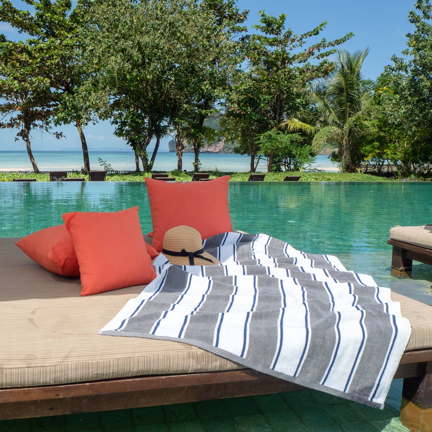 Arkwright Home - Wholesale Beach Towel - Aston & Arden Luxury Beach Towel 3