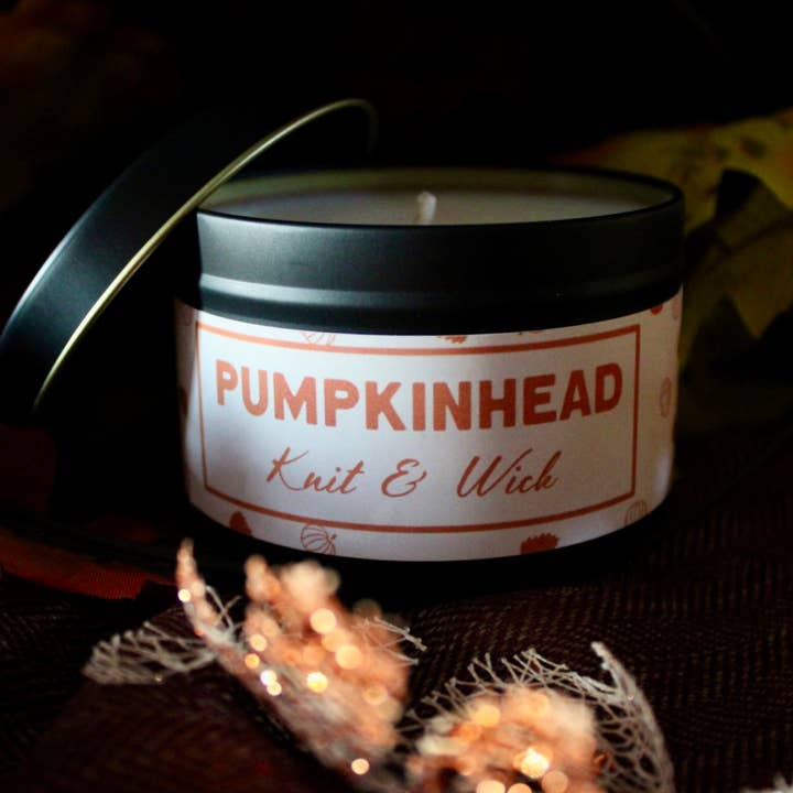 Pumpkinhead, bougie de 9 oz pour la vente par Knit & Wick