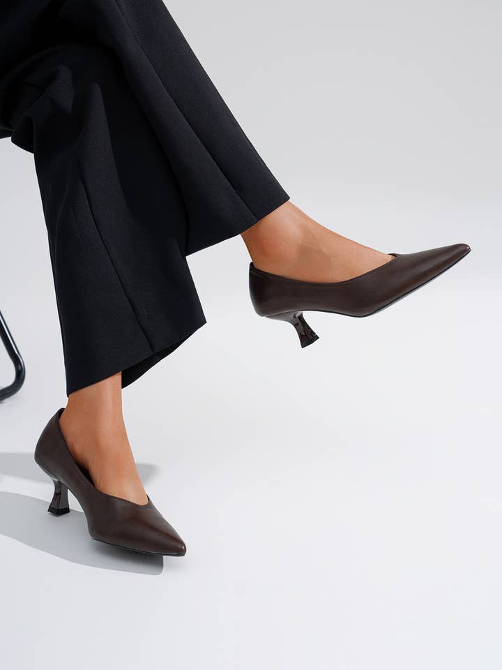 CEREZA - Wholesale Low Heels - Women's - POINTED COURT SHOES WITH LOW KITTEN HEEL3