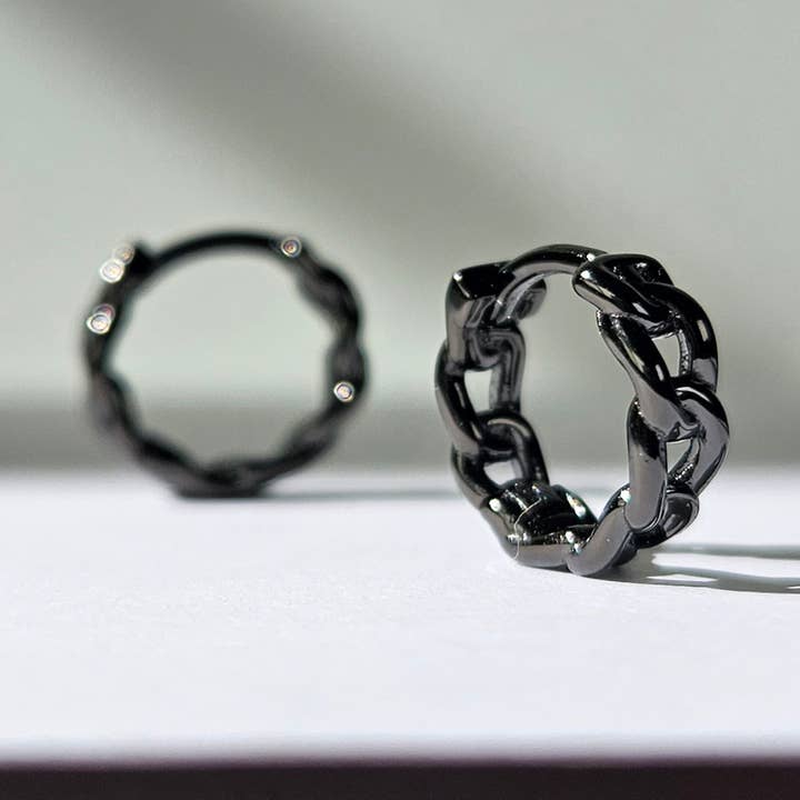 BOUCLES D'OREILLES HUGGIE EN CHAÎNE - E-HT1103/E-HT1418 pour la vente par HolyBang Jewels