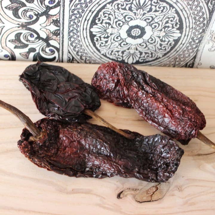 Les Epices Curieuses - Wholesale Dried Spice Mix - Pisalla de Oaxaca - Whole and dried chili pepper2