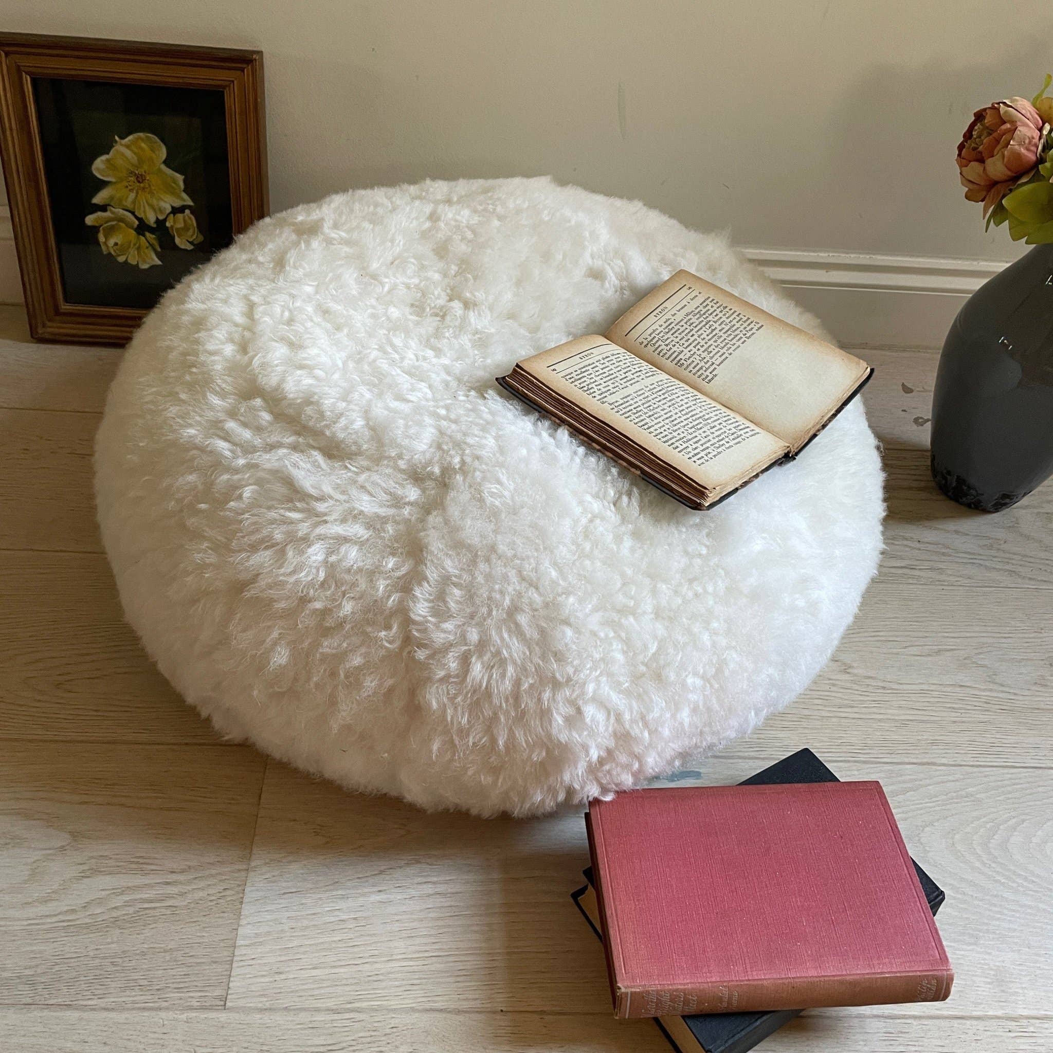 Wildash London - Wholesale Pouf - Hot Buns Sheepskin Pouffe - Icelandic Shorn Fur1