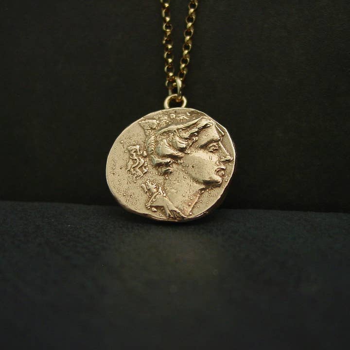 Collar Artemis Coin - Diana la cazadora para venta al por mayor de Vis a Vis Jewelry