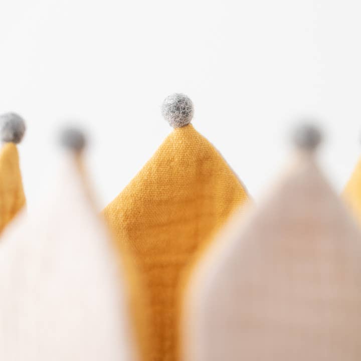 Monocrom - Wholesale Party hat/crown - Birthday crown Sand-Mustard with pompoms1