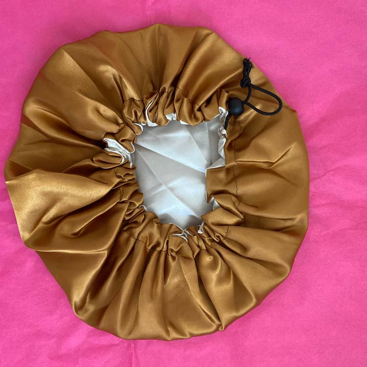 Reversible & adjustable satin hat for wholesale by HEADSPA PARIS