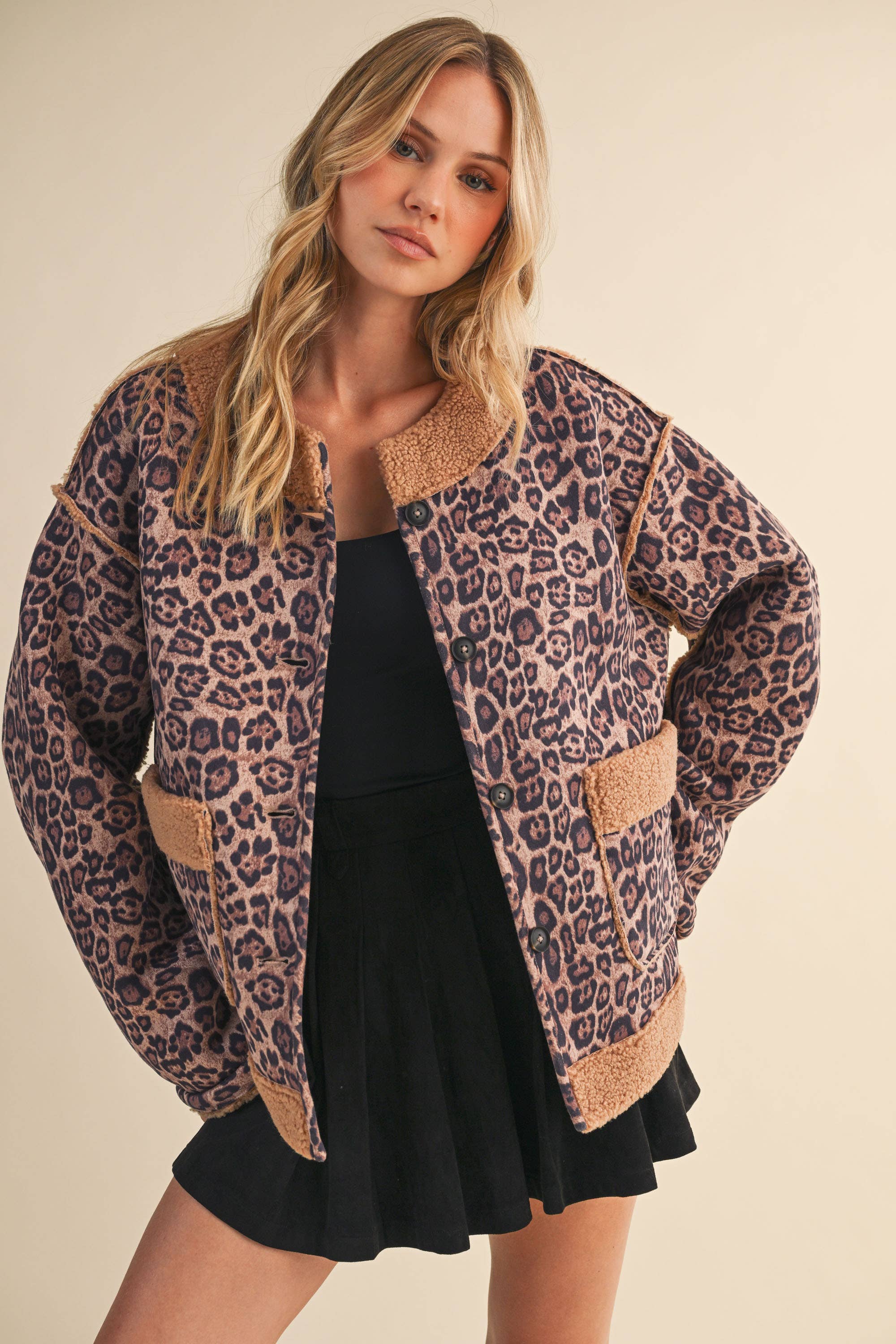 IJ1639 LEOPARD REVERSIBLE TEDDY LEOPARD QUILTED JACKET for wholesale on Faire2