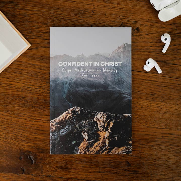 The Daily Grace Co - Wholesale Book - Adult - Confident in Christ - Teen Boy Version