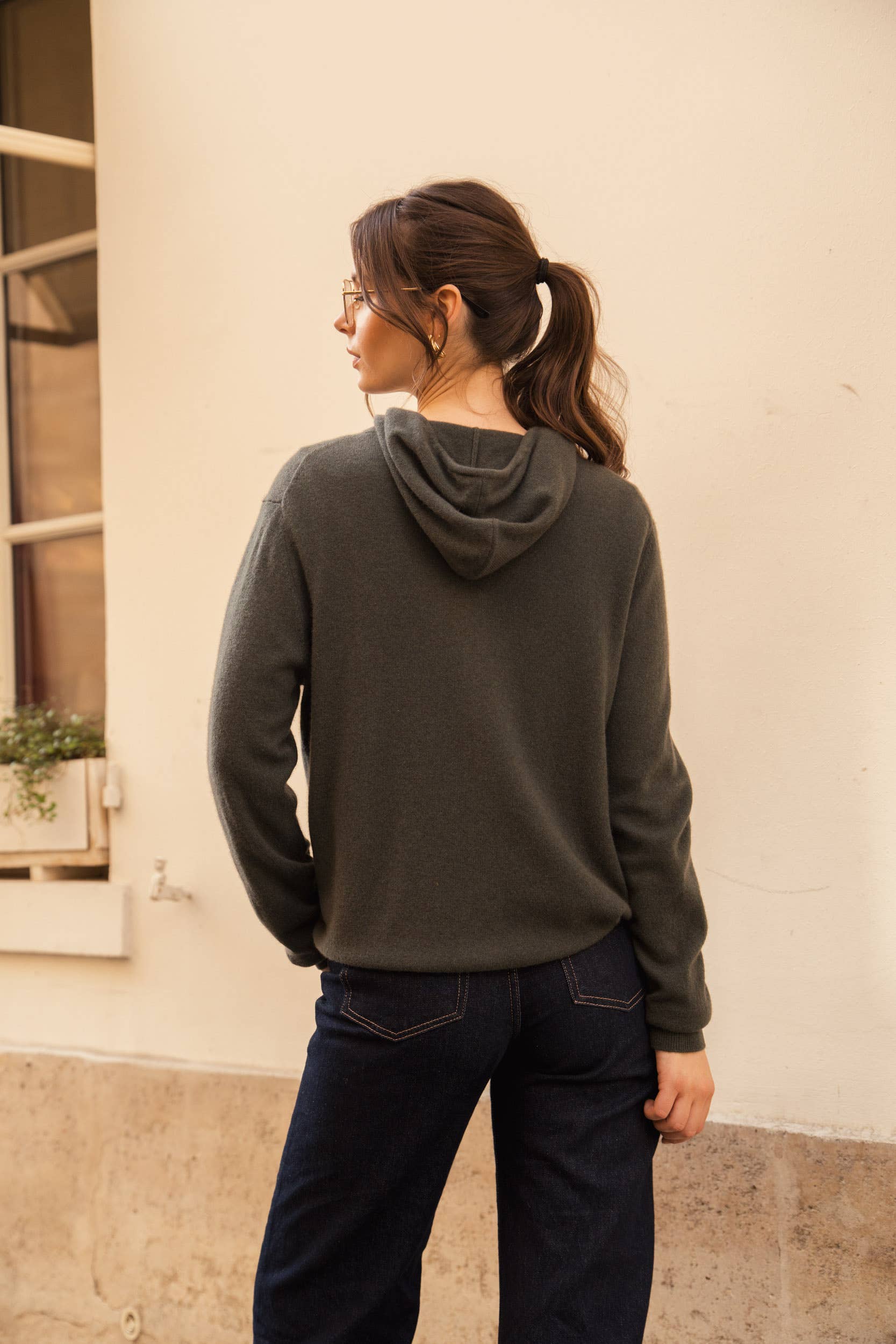 jw.atelier - Vente Sweat à capuche – femme - Gilet 100% cachemire zippé à capuche2