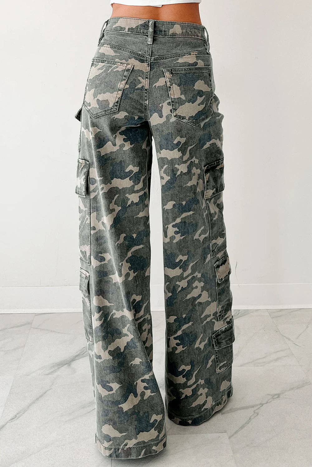 Lovesoft - Vente Pantalon – femme - Pantalon cargo large en denim camouflage vert1