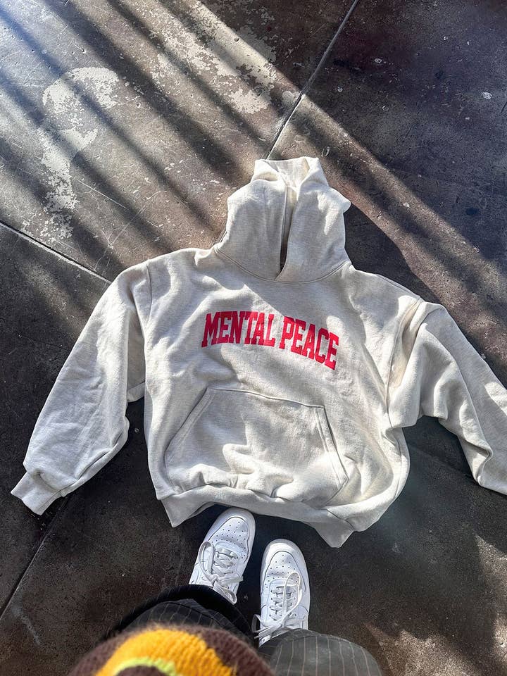 Chandail à capuchon Mental Peace pour la vente par Season of Sunday