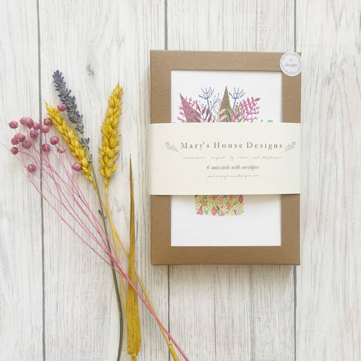 Pots à motifs jaunes pour la vente par Angela Savage Illustration