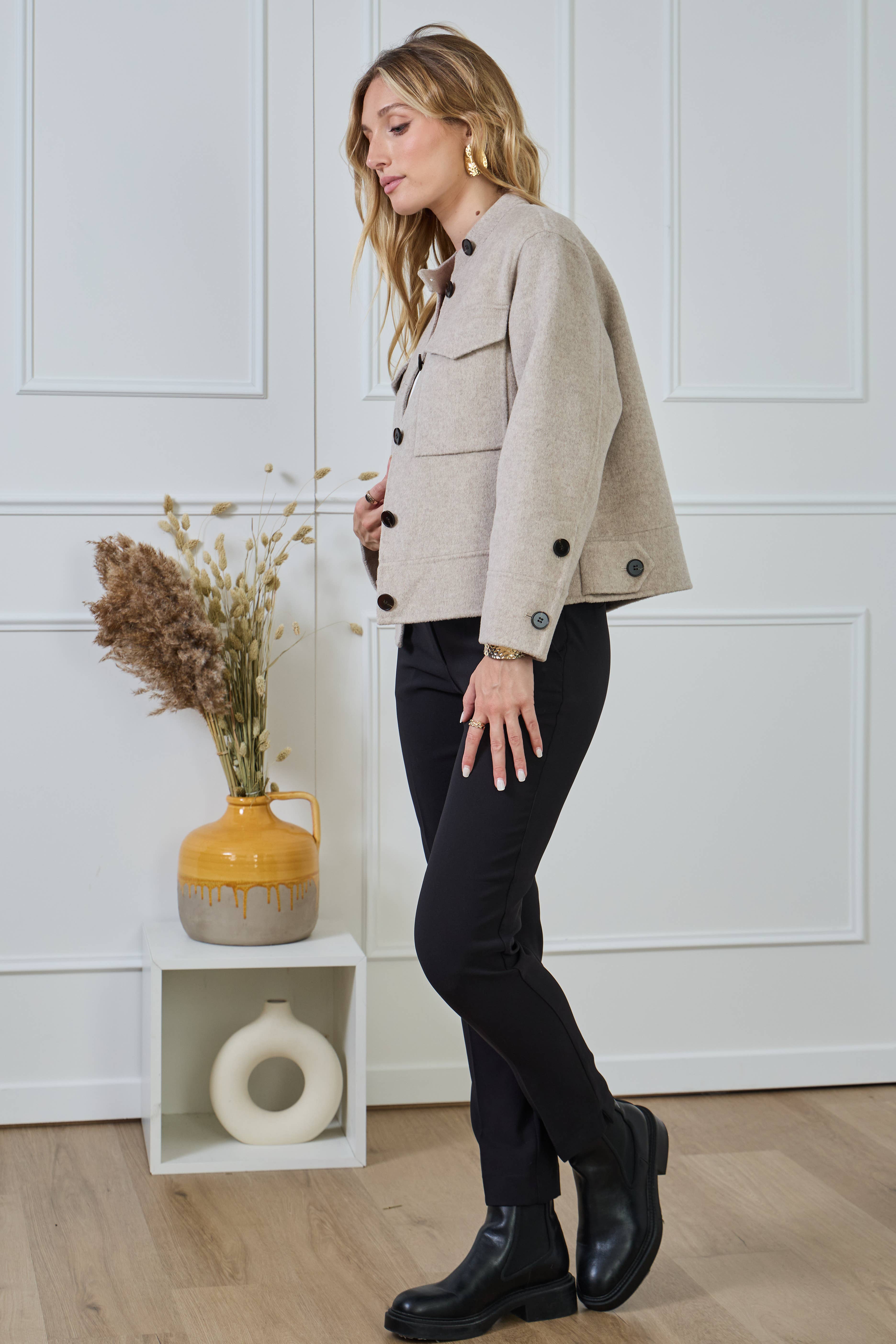 LULUMARY – wholesale Coat – Women’s – Short coat V3273