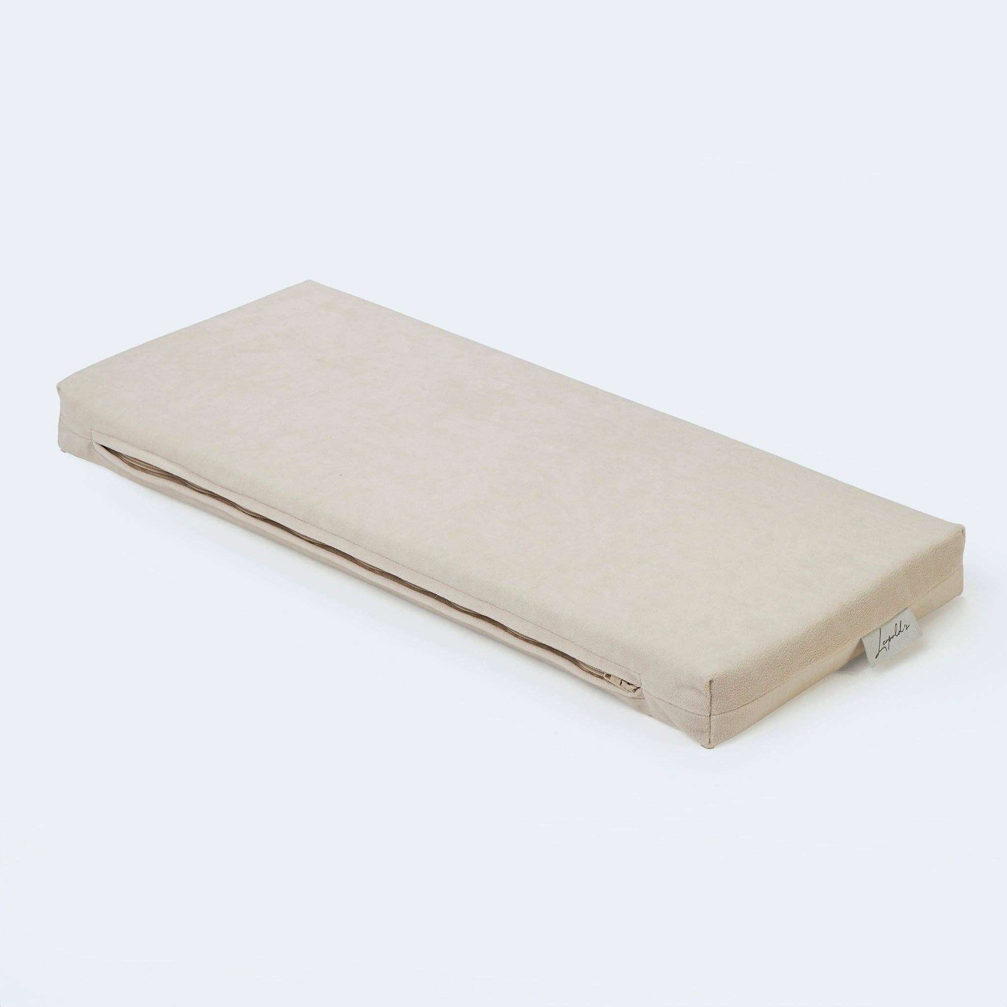 ​​Leopold's Finest for dogs – wholesale Transportbur – Hund – Flygväska för taxar och små hundar med ortopedisk madrass9