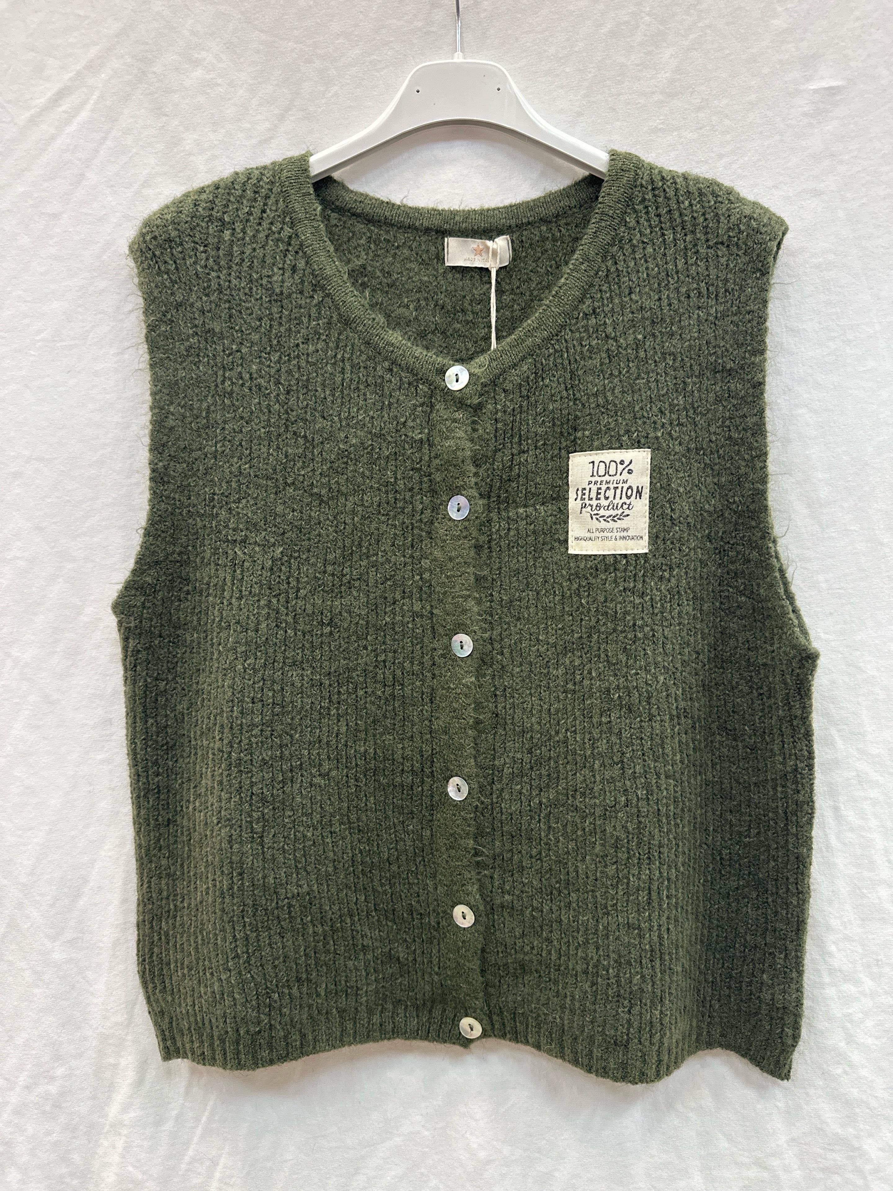 Mimi & Gogo - Wholesale Outerwear Vest - Women's - Knit vest with patch @35577_GiEcussonMaille10