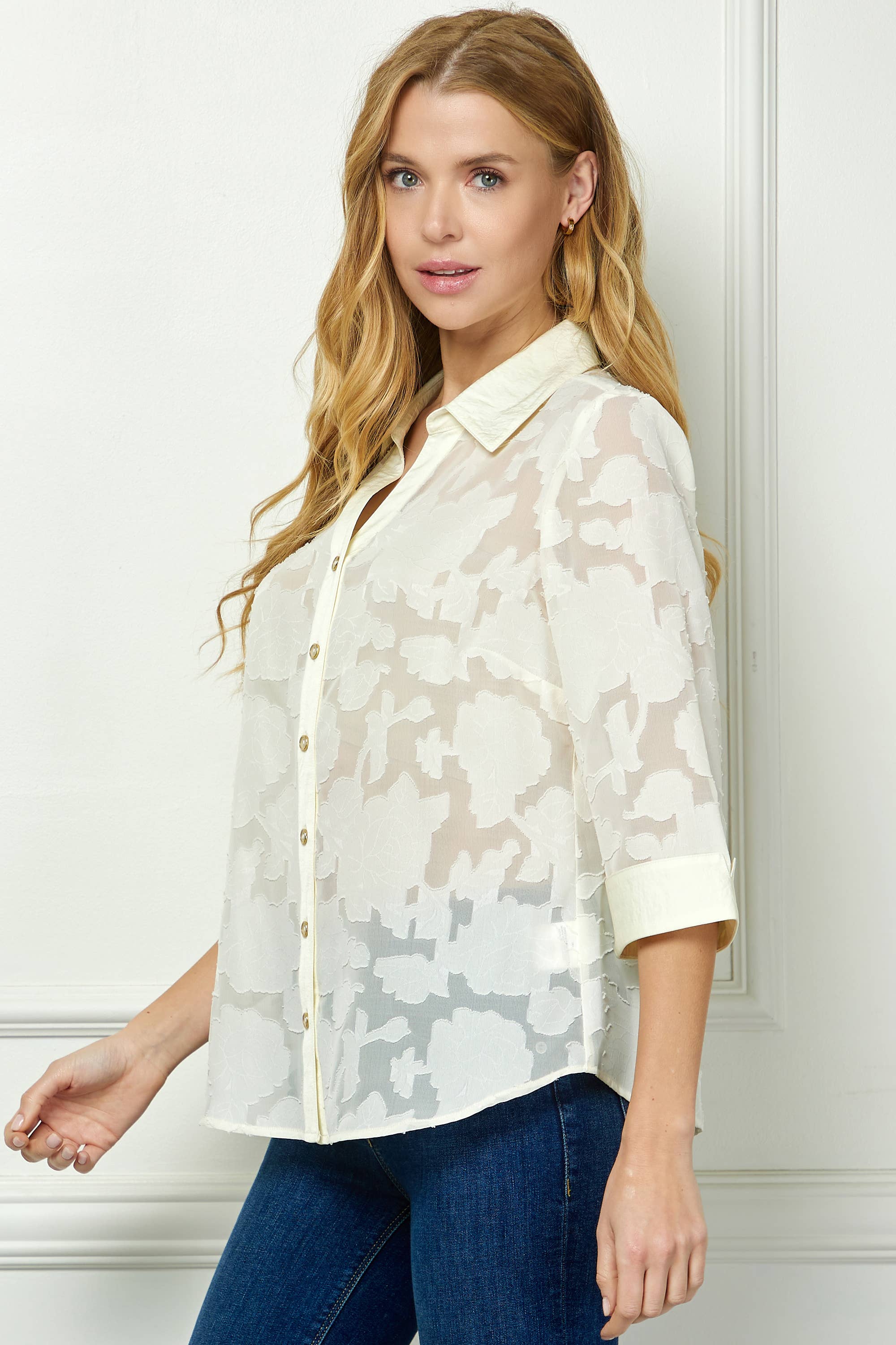 Winslow Collection - Vente Chemise à col boutonné – femme - CHEMISE À MANCHES LONGUES TEXTURÉE FLORALE TRANSPARENTE G2214B1C948