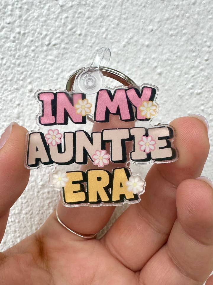 Chaveiro Acrílico In My Auntie Era por atacado de Sabil Designs Co