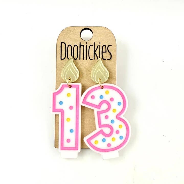 Traditionella flerfärgade födelsedagsljus akryl dinglande örhängen för wholesale av Doohickies