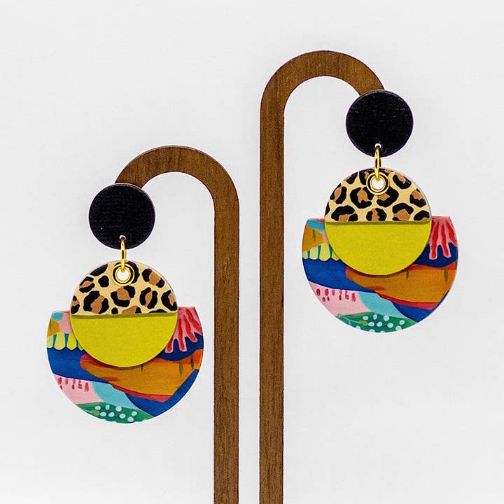 SUZIE - Collection exclusive pour la vente par Monday Morning Press