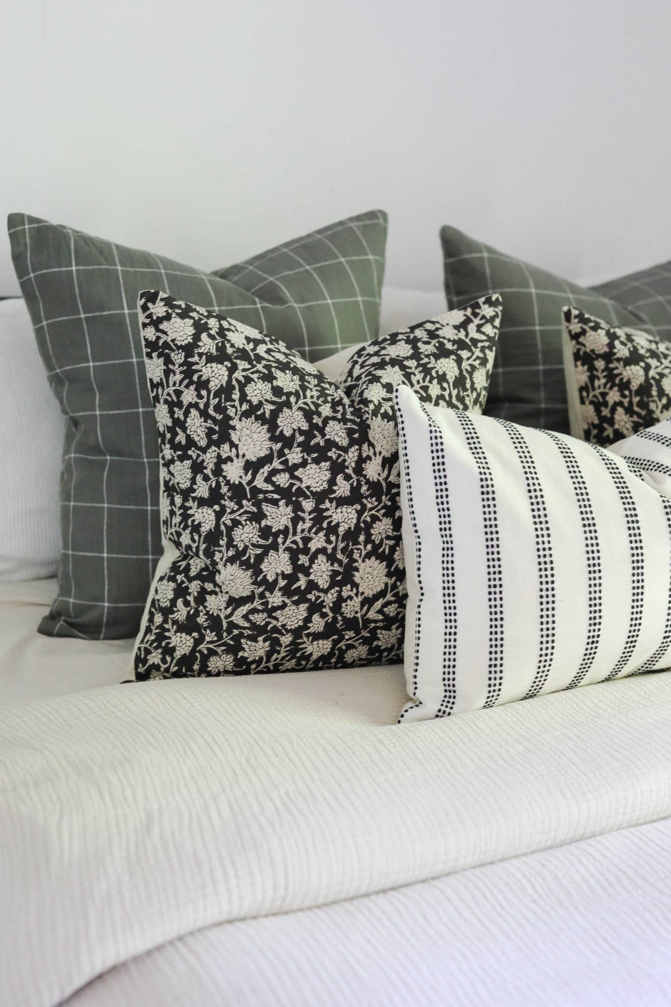 Rug & Weave - Wholesale Throw/Decorative Pillow - MICA Pillow3