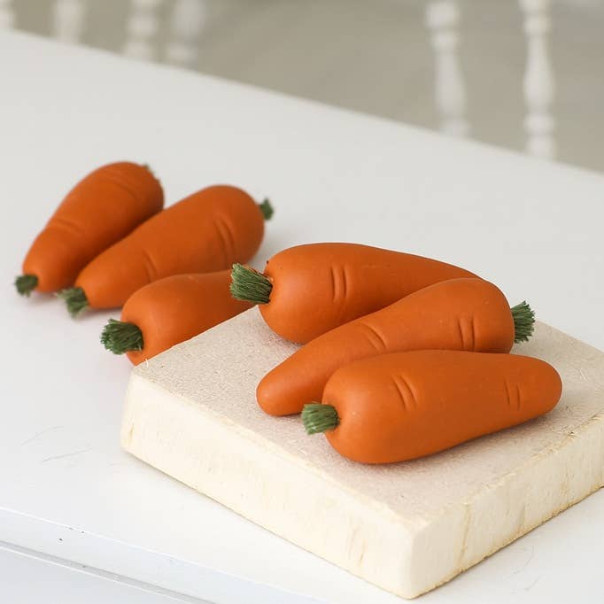 Factory Direct Craft - Vente Décorations de table - Carottes miniatures en argile faites à la main (Lot de 6 mini carottes)1