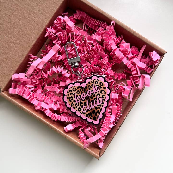 Leopard Bogklub Nøglering Bogorm Bogelsker Pink Gave for engroshandel hos Dolly’s Doodles