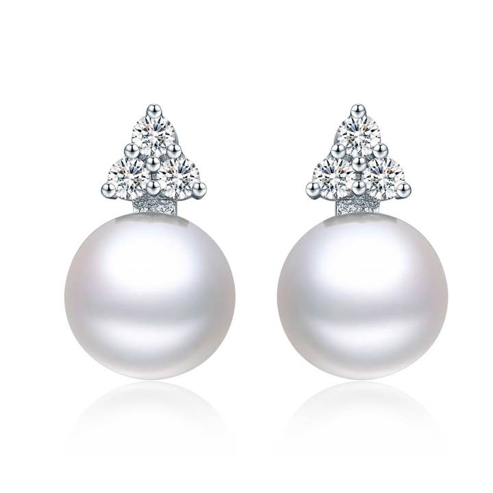 Boucles d'oreilles Trinity Blanches pour la vente par Timeless Pearl