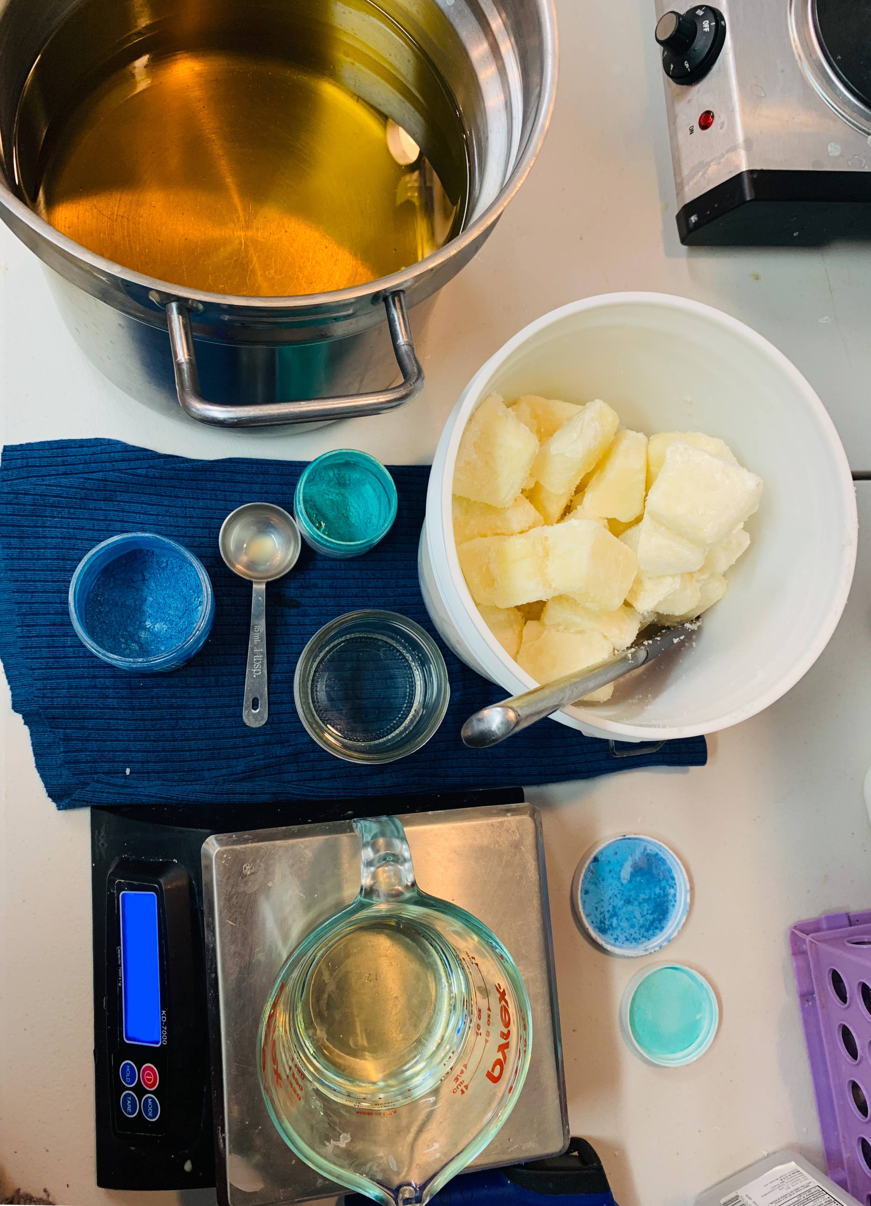 One Blessed Acre Farm - Vente Pains de savon - Savon au lait de chèvre et chèvrefeuille sauvage5