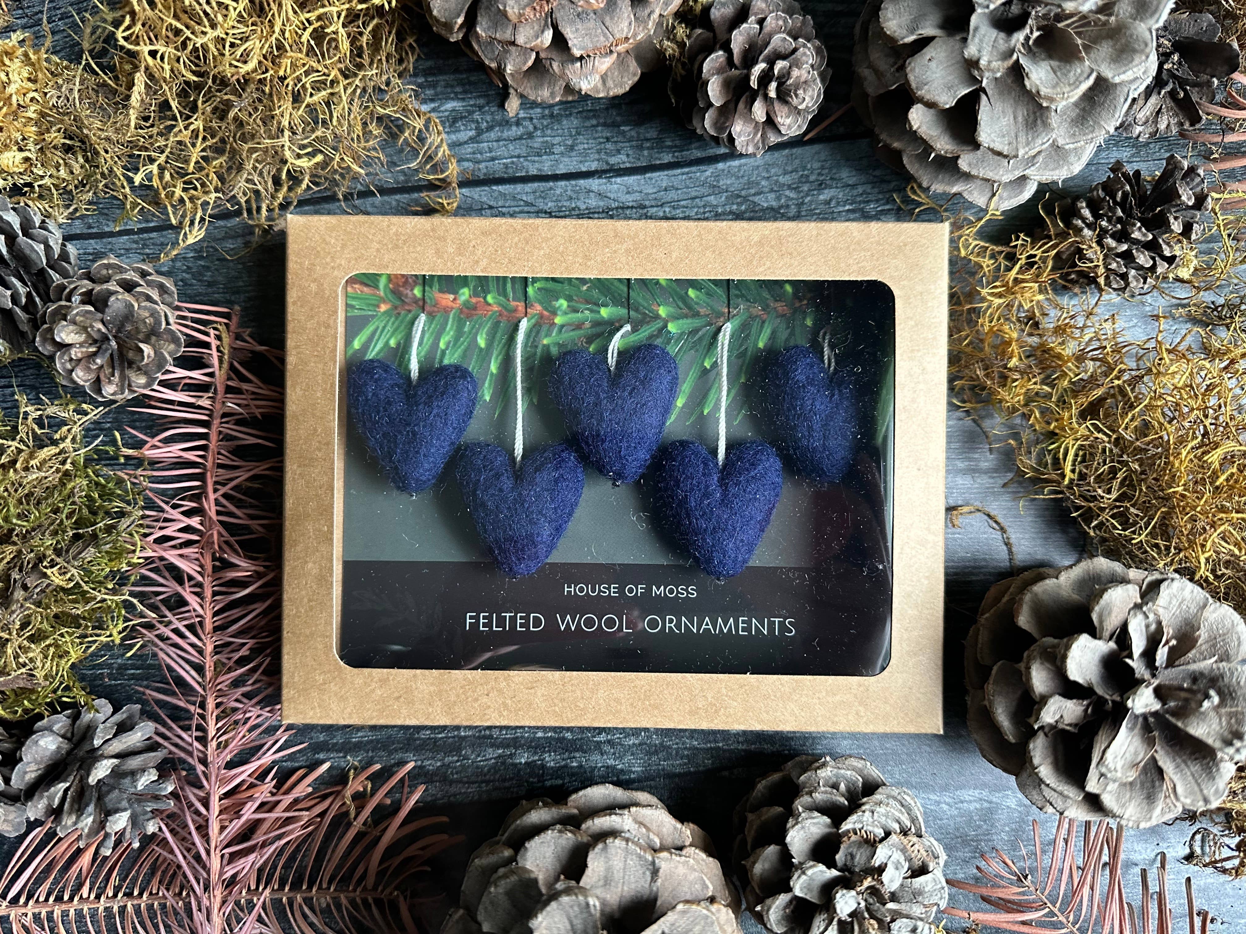House of Moss – wholesale Ornament set – Heart Ornaments | Boxed Set of 5 Mini Wool Ornaments9