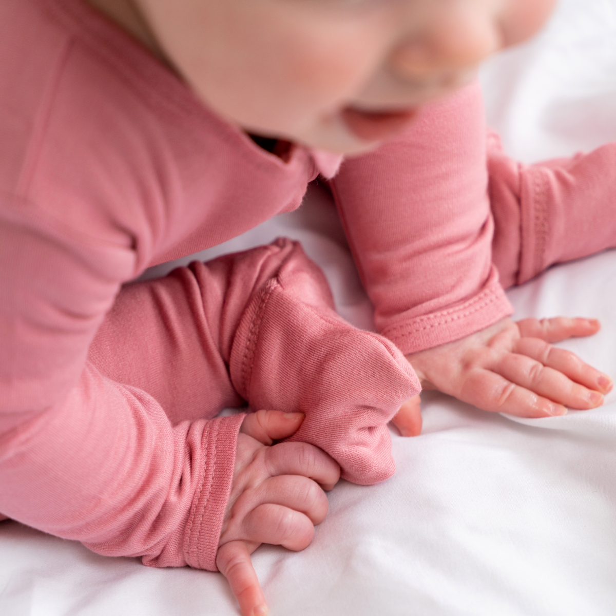 Dreamland Baby - Wholesale Slaappak - Baby - Babybamboepyjama met DreamCuffs™25